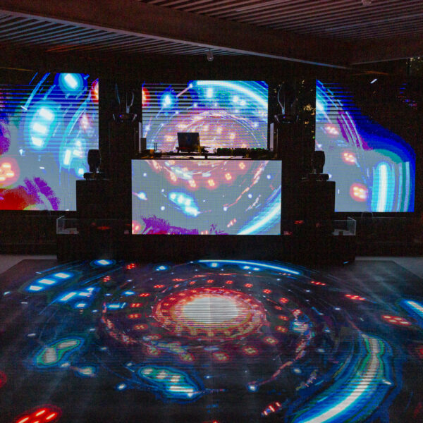 DJ, pantallas y pistas LED interactivas