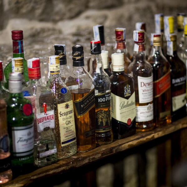 Bodega y cócteles